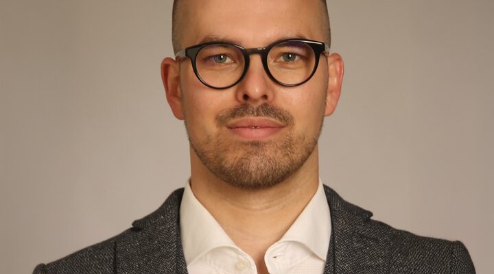 Zwischen Theorie und Praxis