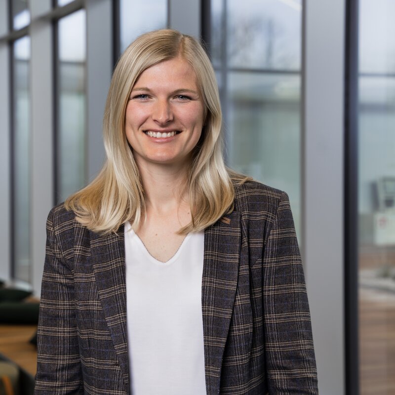Portraitfoto von Mag. Carina Stangl, Teamlead Programm Management